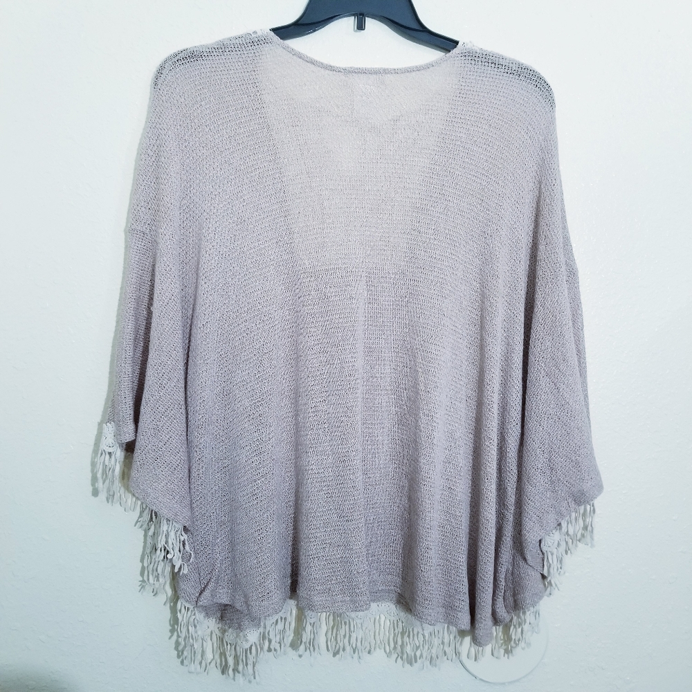 Plus Size crochet detail top - Picture 4 of 9